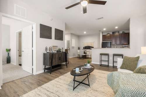 S Bed Las Brisas Apartment Homes 55
